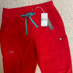 FIGS Petite Skinny Scrub pant- XS / Awesome Red